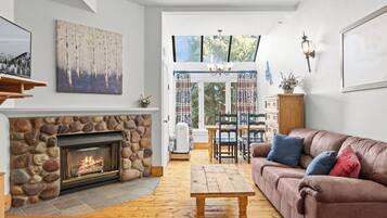 Smart TV, fireplace, DVD player