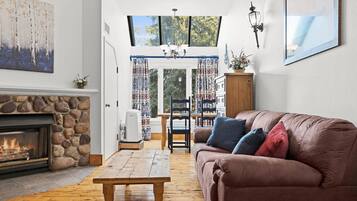 Smart TV, fireplace, DVD player