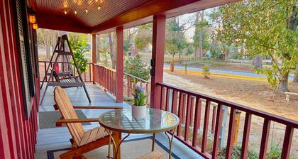 Big Red Columbia Living near DT, USC, Ft. J! Pets!
