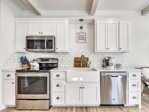 Kühlschrank, Ofen, Herdplatte, Geschirrspüler