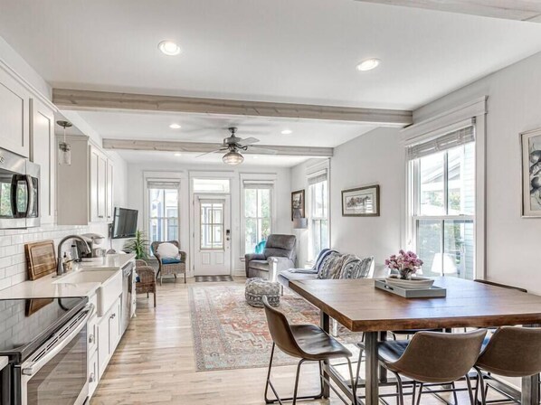 Kühlschrank, Ofen, Herdplatte, Geschirrspüler