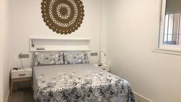 2 slaapkamers, een strijkplank/strijkijzer, wifi, beddengoed