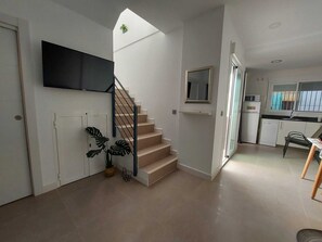 Interior - House in Paseo Marítimo El Palo. Large and sunny terrace. Pets are welcome. (Málaga)