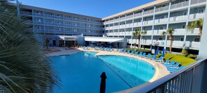 Indoor pool, outdoor pool - ** Prime 3Br/2Ba Beach Villa at Hilton Head Resort ** (Hilton Head Island)