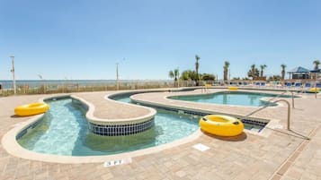 Piscine couverte, piscine extérieure