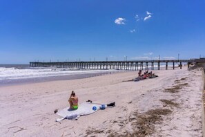 Beach nearby - Townhome w/ Pool & Water Views/ Sleeps 12 (Surf City)