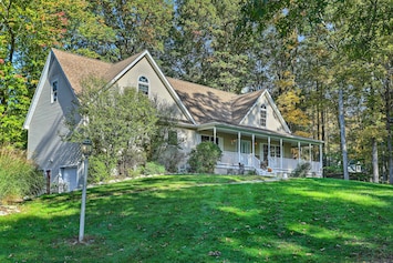Pine Bush Vacation Rental | 3BR | 2BA | 3 Steps Required for Access