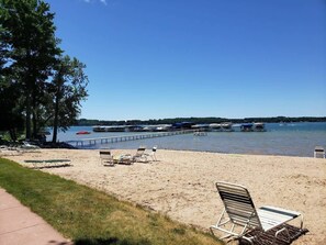 Beach nearby - Spacious Group Condo w/ Sauna | Tubing, Pool & Shuttle (Bellaire)