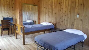 3 chambres, bureau, accès au Wi-Fi (inclus), literie fournie