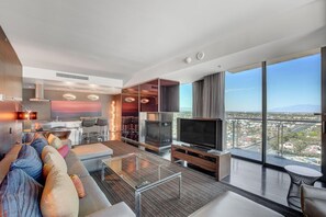 スマートテレビ、暖炉