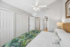 2 bedrooms, iron/ironing board, free WiFi, bed sheets - Sun, Surf, & Sports: Your Ultimate Getaway (Fernandina Beach)