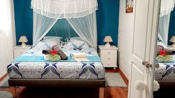 Comfort Studio | Premium bedding, iron/ironing board, free WiFi, bed sheets