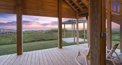 Beachfront | Hot Tub | 5 Rooms | Private Walkover