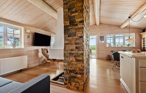 TV, fireplace, foosball - Amazing home in Fanø with sauna (Fanø)