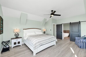 3 bedrooms, iron/ironing board, WiFi, bed sheets - La Buena Brisa - Galveston Beach and Bay Views (Galveston)