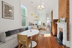 Interior - Under The Oaks 2 - NOLA 2BR/1BA (New Orleans)