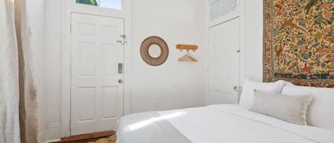 2 bedrooms, desk, iron/ironing board, travel cot