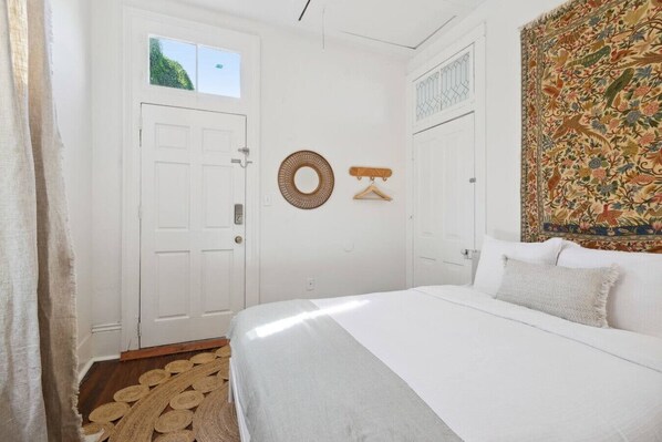2 bedrooms, desk, iron/ironing board, travel cot