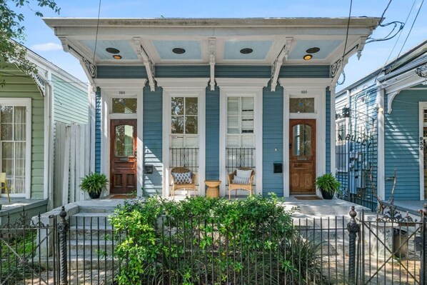 Exterior - Under The Oaks 2 - NOLA 2BR/1BA (New Orleans)