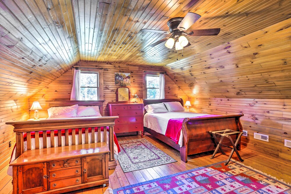 Lovely PetFriendly Flat Rock Cabin from 1905 Flat Rock Vrbo