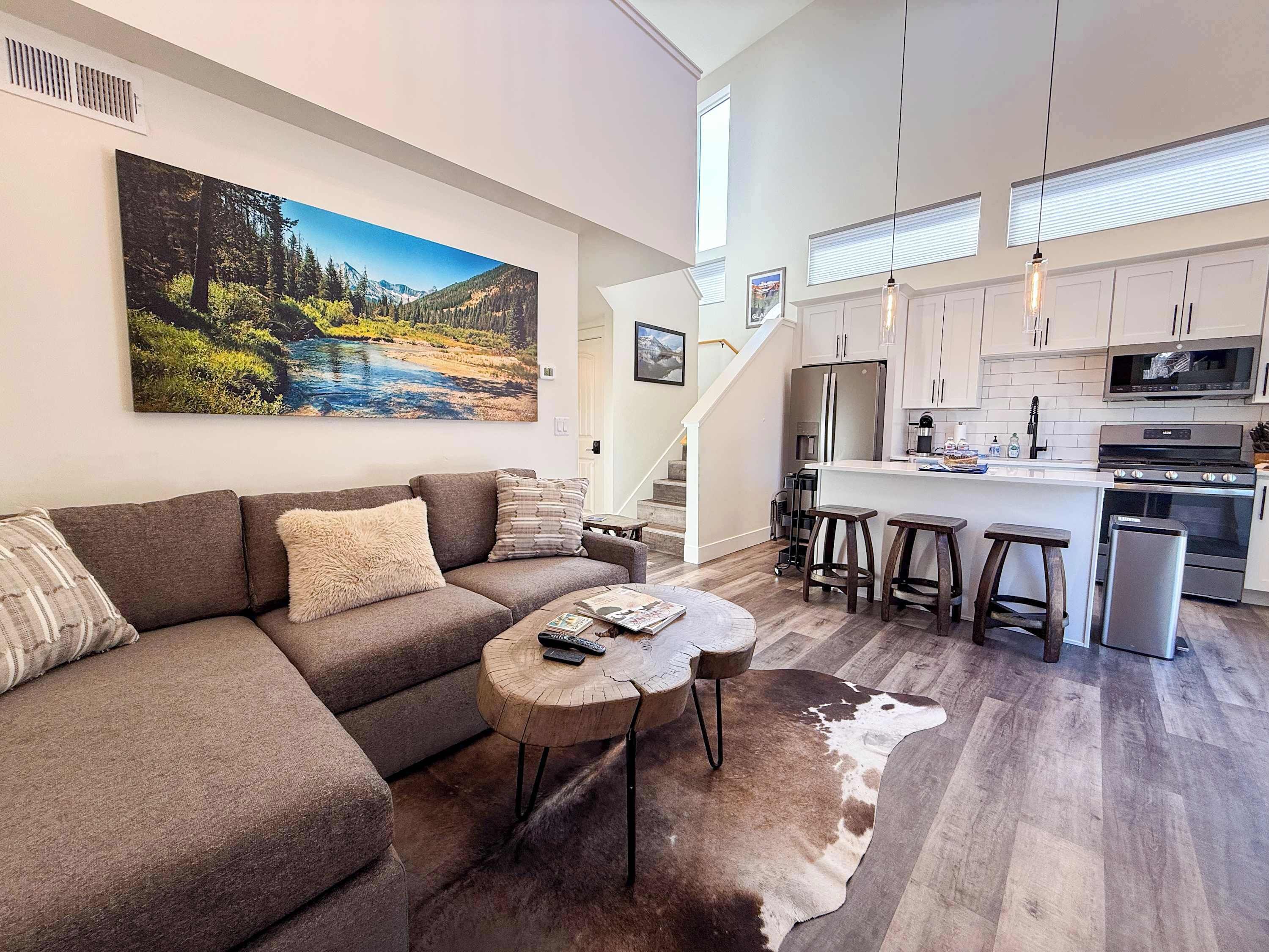 TV, fireplace, computer monitors