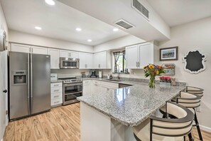Fridge, microwave, stovetop, dishwasher - Pool + Backyard Oasis! Snowbird Escape in Phoenix (Phoenix)