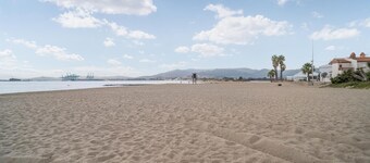 4 bedroom pet friendly home in Palmones