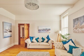 Smart TV, fireplace, video games, DVD player - Oakfield  - Luxury Cottages (Taunton)