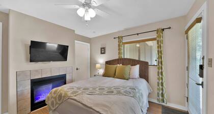 The Goldfinch- Private Room with a Forest View