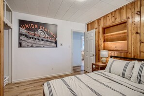 3 Schlafzimmer, Schreibtisch, Bügeleisen/Bügelbrett, WLAN