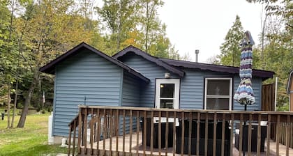 “The Cottage” is in a private lake community 15 mins. from Mountain Creek Resort