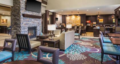 1 Bedroom | Free Breakfast. Outdoor Pool & Hot Tub