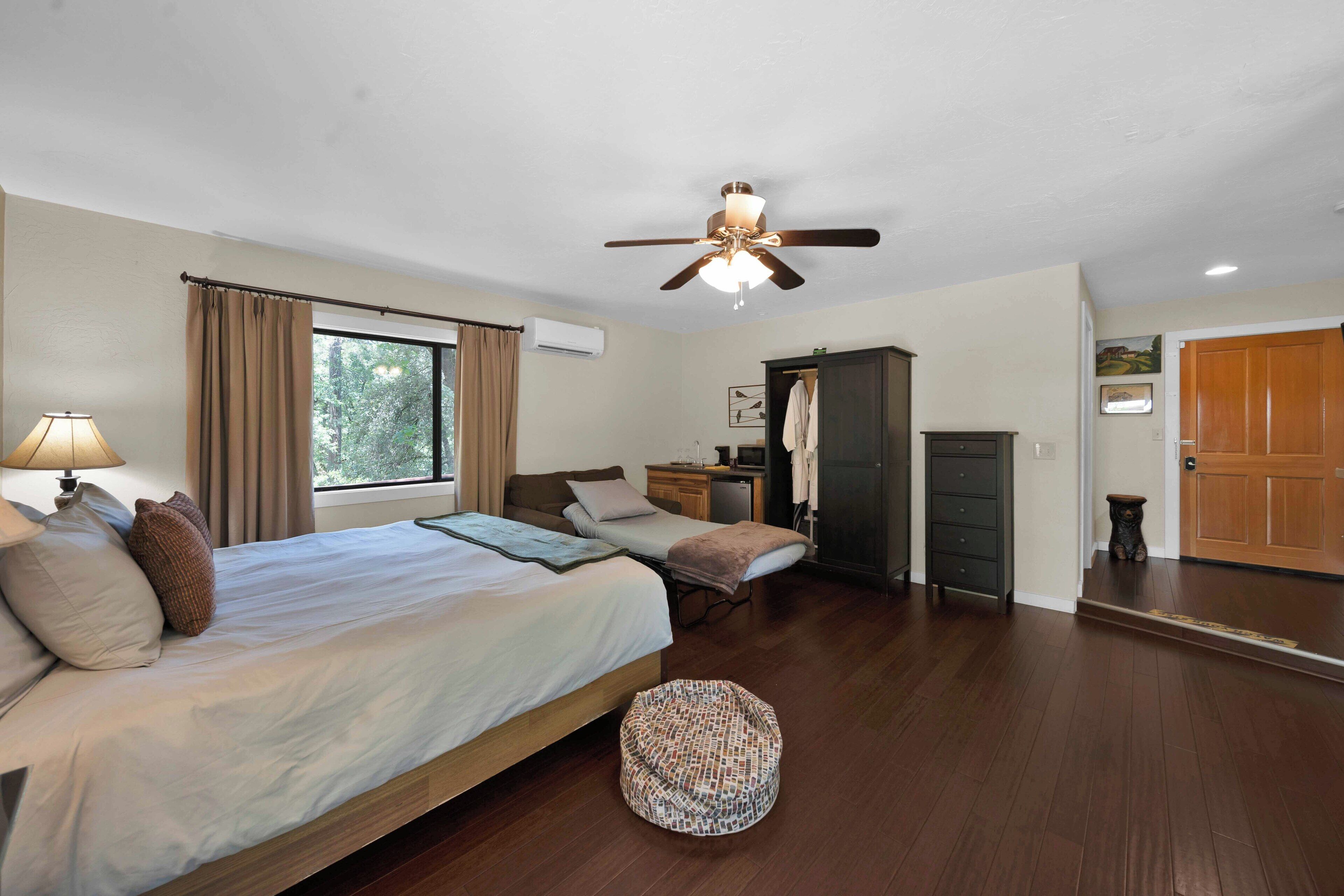 1 makuuhuone, silitysrauta/-lauta, ilmainen Wi-Fi, vuodevaatteet