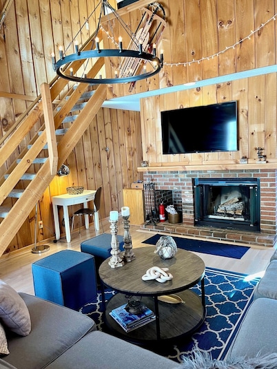 MOUNTAIN, LAKE & BOATING, POOL, GOLF, PICKLEBALL/TENNIS COURT