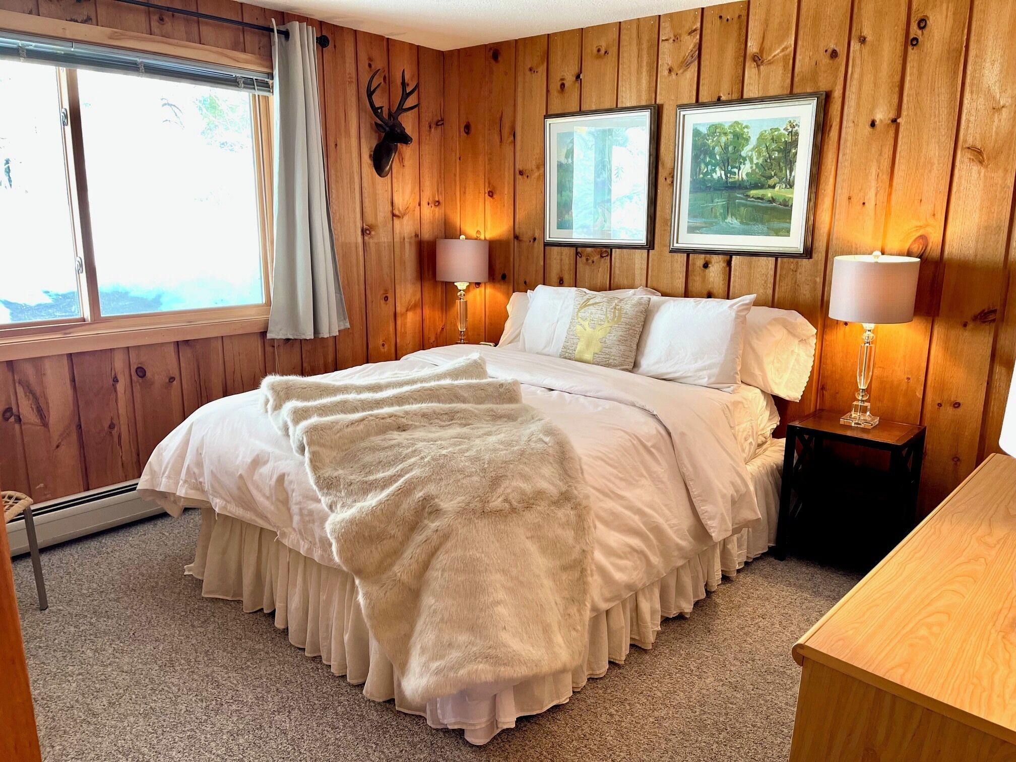 3 室のベッドルーム、デスク、旅行用ベビーベッド、WiFi (無料)