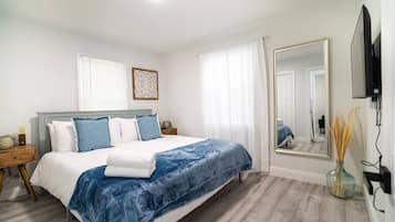 2 slaapkamers, een strijkplank/strijkijzer, gratis wifi, beddengoed