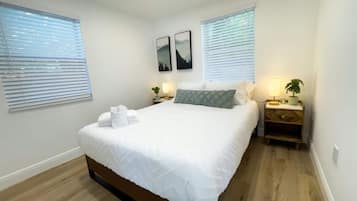 2 多间卧室、办公桌、熨斗/熨衣板、旅行婴儿床