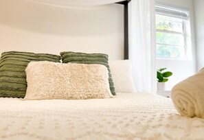 3 Schlafzimmer, Schreibtisch, Bügeleisen/Bügelbrett, Reisekinderbett