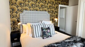 2 chambres, fer et planche à repasser, accès au Wi-Fi (inclus)