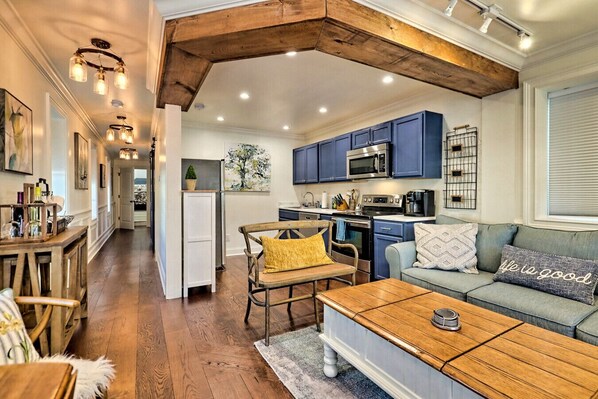 Smart TV - Blue Ridge Downtown Stay | Dog Friendly + King Bed (Blue Ridge)