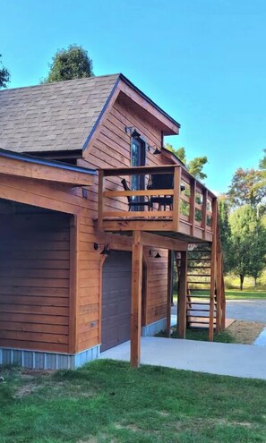 Exterior - The Eryie at Beauty Mountain (Edmond)