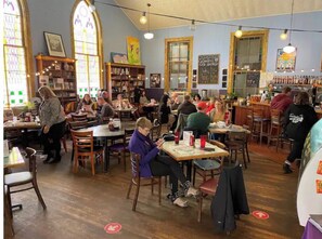 Dining - The Eryie at Beauty Mountain (Edmond)