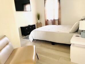 2 dormitorios, escritorio, wifi gratis y ropa de cama