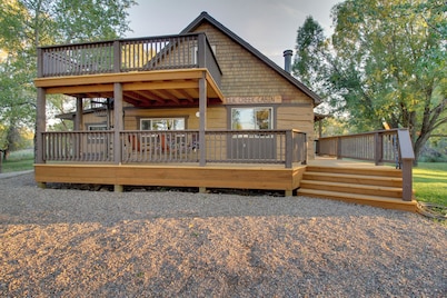 Cozy Augusta Cabin w/ Furnished Deck & Grill!