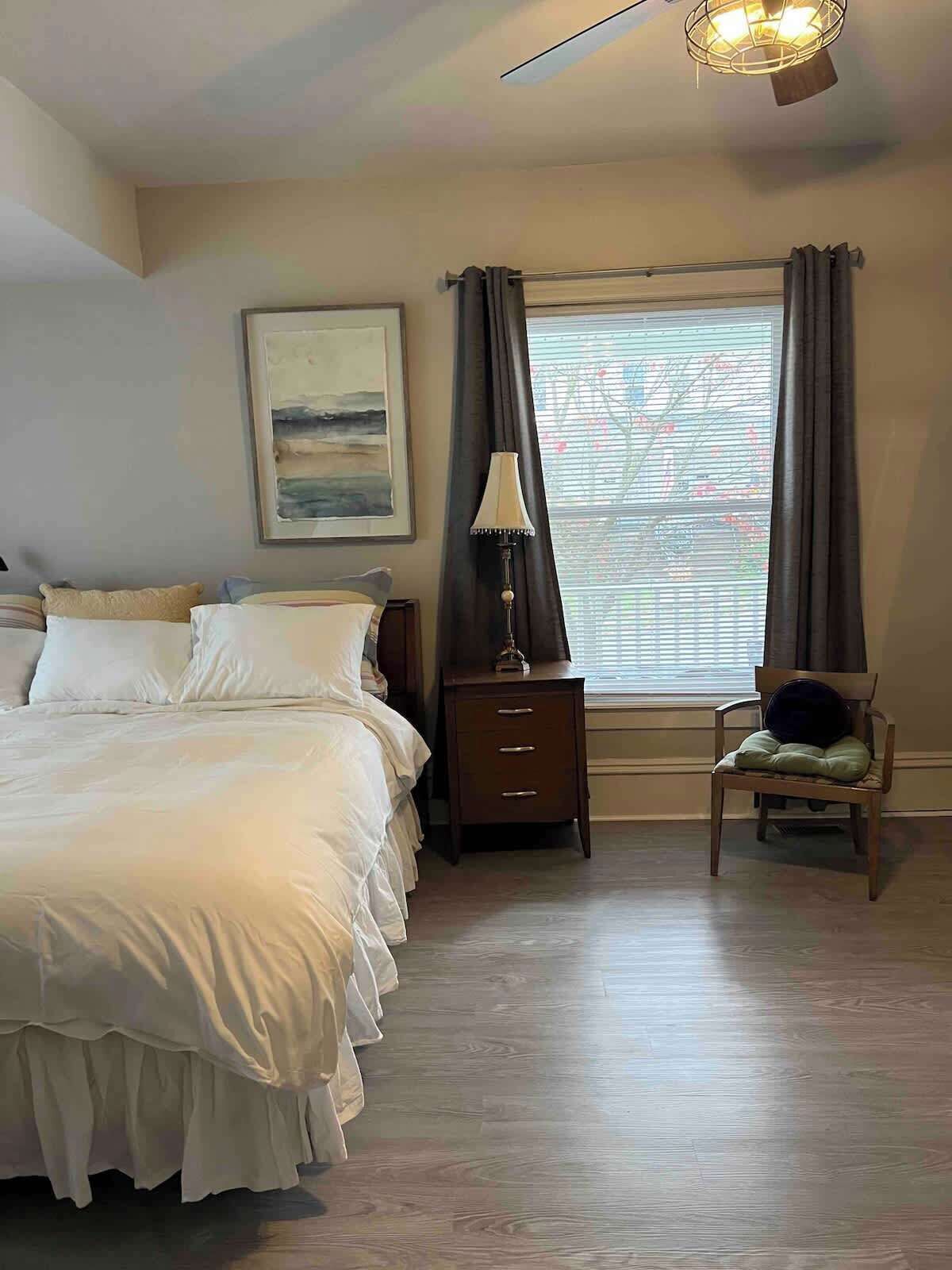 2 bedrooms, iron/ironing board, WiFi, bed sheets