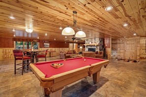 Spielezimmer