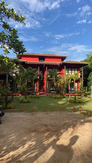 Fachada da propriedade