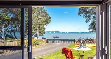 Seaside on Waiheke - Walk to Oneroa Village