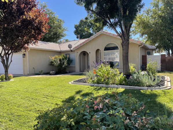 Exterior - Vacation home, close to Tuacahn Center, Entrada & Black Desert Golf Courses. (Ivins)