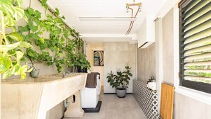 Interior - Mid-Century Cabin (by the golf course) (The Gap)